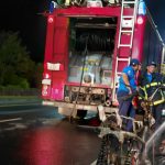 Foto: ¡En llamas! Motocicleta eléctrica queda destruida tras incendiarse en la Panamericana Sur/TN8
