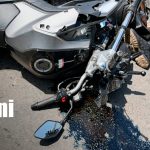 Motociclista resulta lesionado tras colisión con caponera en Managua Foto: Motociclista termina lesionado tras fuerte choque con una caponera en Managua/TN8