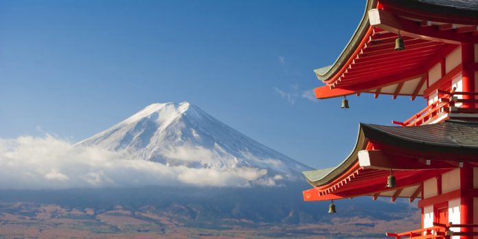 Foto: Padre deja solo a su hijo de 7 años en el monte Fuji porque estaba cansado/Cortesía Foto: Padre deja solo a su hijo de 7 años en el monte Fuji porque estaba cansado/Cortesía