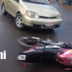 Foto: Fuerte accidente entre taxi y motocicleta deja a joven con fracturas en Rivas/TN8