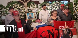 Foto: Familiares y compañeros despiden a José Ángel Bermúdez, histórico defensor de los trabajadores/TN8