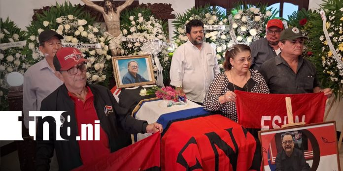 Foto: Familiares y compañeros despiden a José Ángel Bermúdez, histórico defensor de los trabajadores/TN8