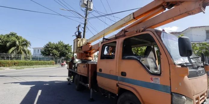 Foto: Cuba reconecta su sistema eléctrico mientras continúan las labores para recuperar la energía/Cortesía Foto: Cuba reconecta su sistema eléctrico mientras continúan las labores para recuperar la energía/Cortesía