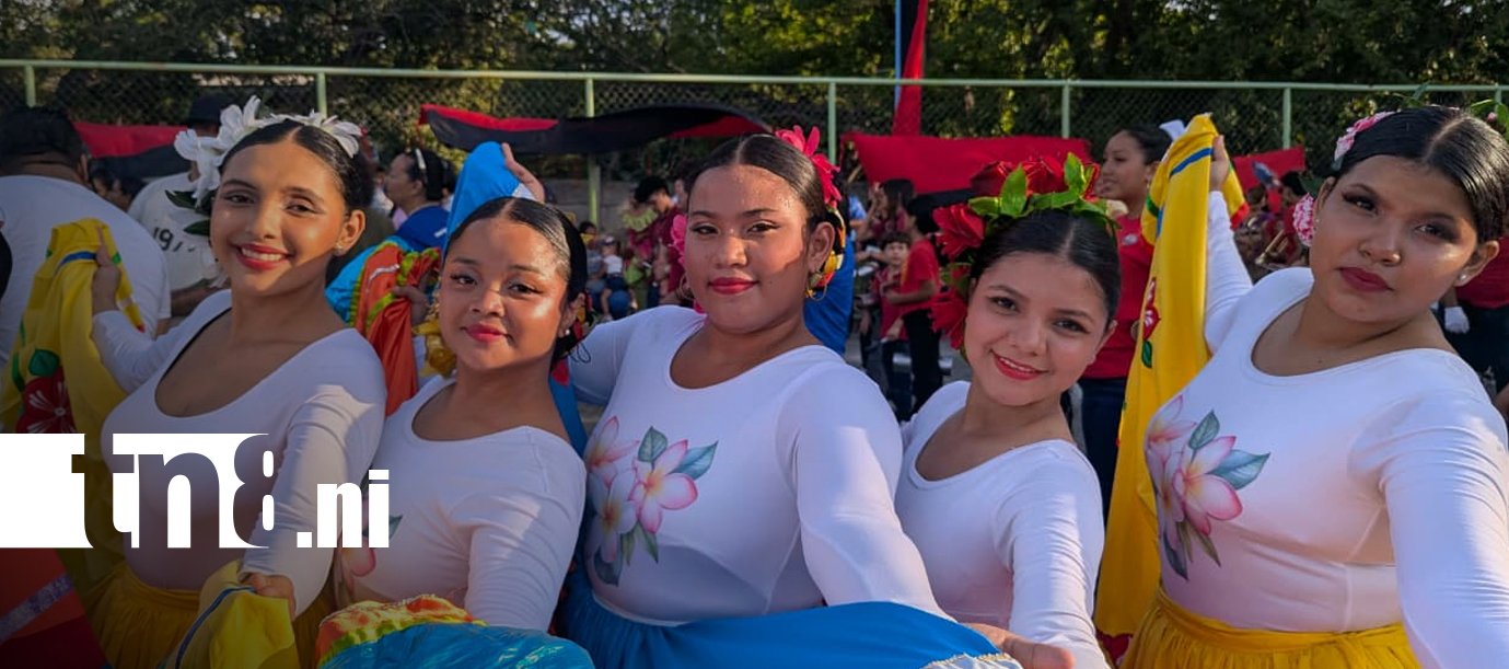 Foto: Tercer desfile escolar llena de color y tradición las calles del Distrito Tres de Managua/TN8