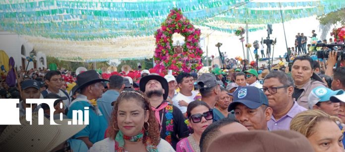 Foto: Minguito desborda la fe en Managua/TN8