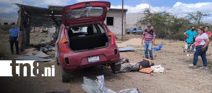 Foto: Taxi impacta vivienda y deja hombre herido en Estelí/TN8 Foto: Taxi impacta vivienda y deja hombre herido en Estelí/TN8