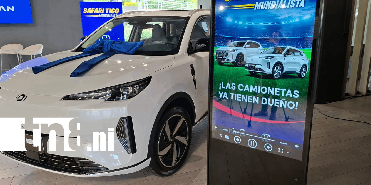 Foto: Tigo Nicaragua sorprende a dos ganadores con camionetas nuevas /TN8
