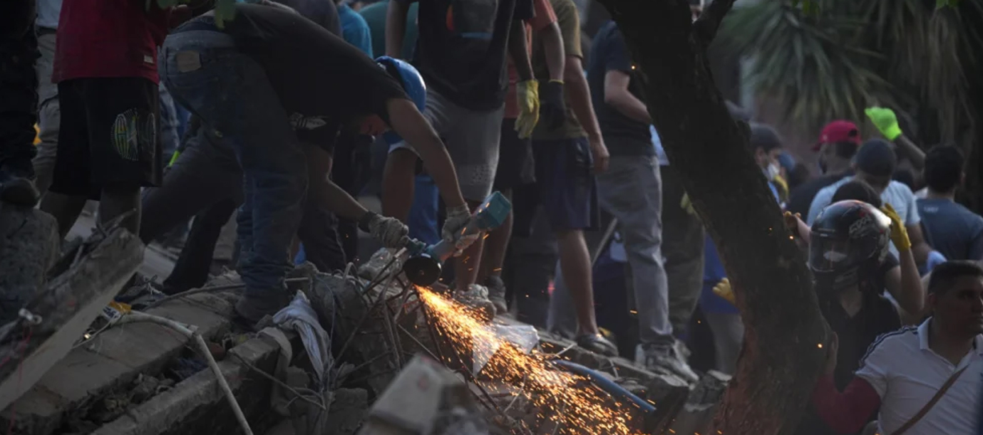 Foto: Terremoto de 7,4 deja 132 muertos en Colombia/Cortesía
