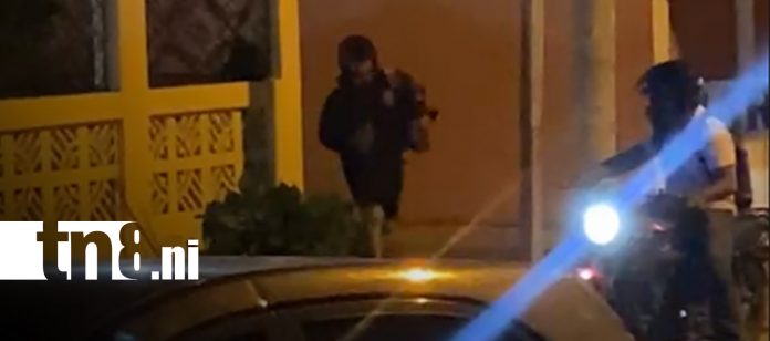 Foto: Intentan incendiar vivienda y huyen tras ser descubiertos/TN8