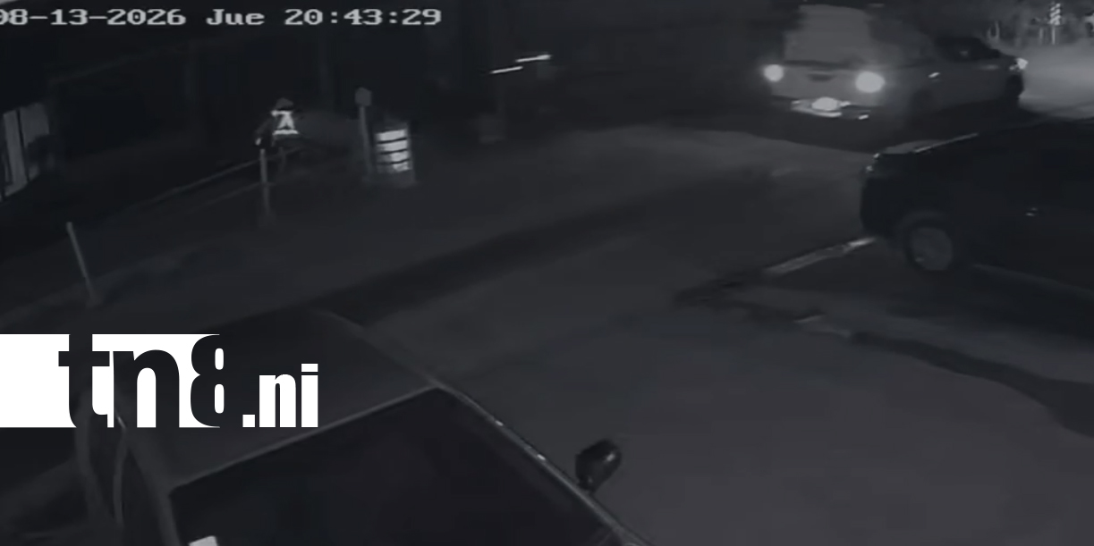 Foto: Motociclistas embisten a banderillera durante labores de regulación del tráfico en Mulukukú/TN8