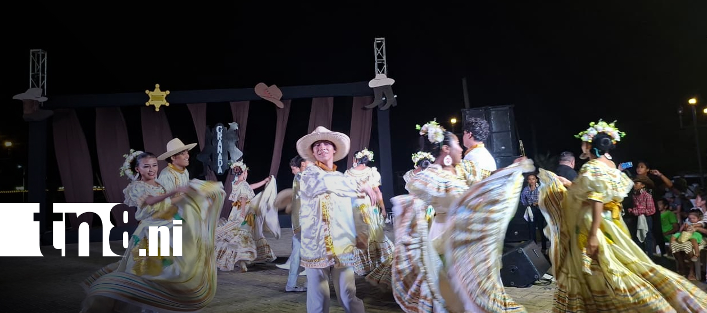 Foto: Granada celebra su Noche Tradicional en vísperas de la Asunción de la Virgen María/TN8