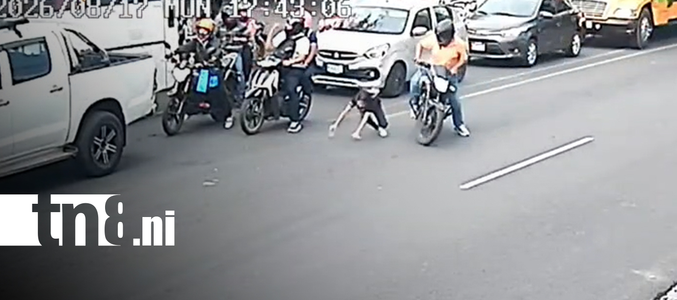 Foto: Motociclista atropella a una joven en Managua/TN8