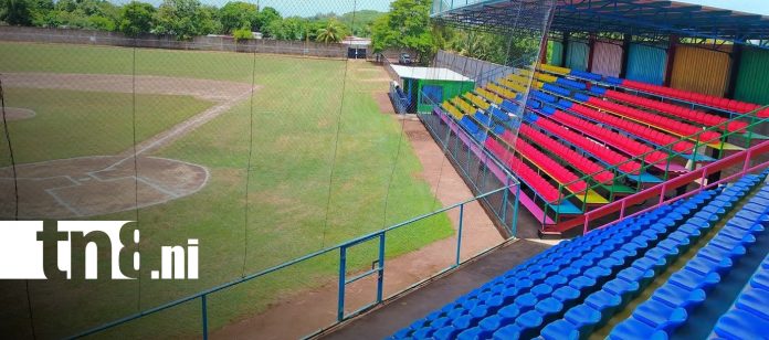 Foto: El Viejo estrena nuevo estadio de béisbol y reconoce al nuevo de los mil hits/TN8 Foto: El Viejo estrena nuevo estadio de béisbol y reconoce al nuevo de los mil hits/TN8