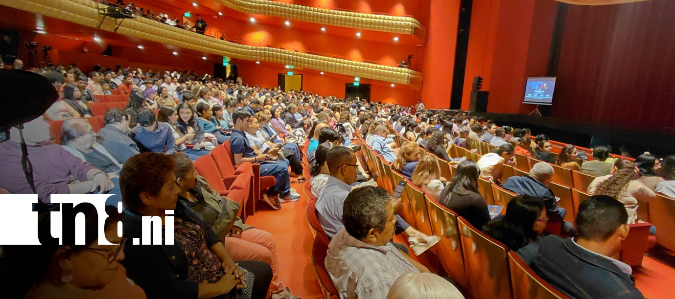 Foto: Cientos de familias disfrutan la ópera “Tosca” presentada por INCANTO/TN8