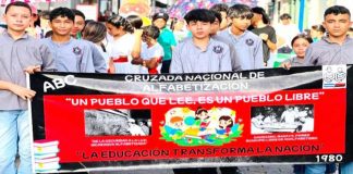 Foto: Comunidad educativa conmemora 46 años de la Gran Cruzada Nacional de Alfabetización/Cortesía