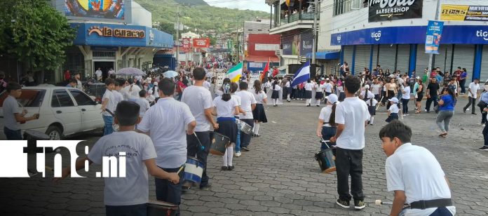 Foto: Desfile patrio reúne a estudiantes y familias en las calles de Matagalpa/TN8