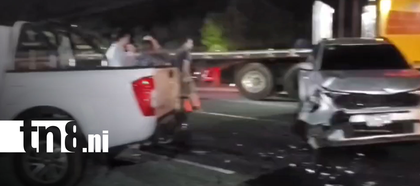 Foto: Cuatro vehículos involucrados en accidente en carretera Nueva a León/TN8