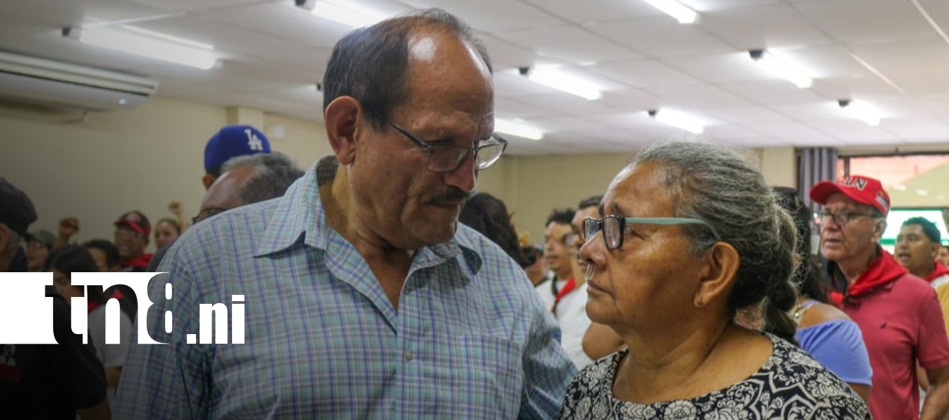 Foto: Rinden homenaje al cro. Eddy Leonardo Olivares durante honras fúnebres en Masaya/TN8