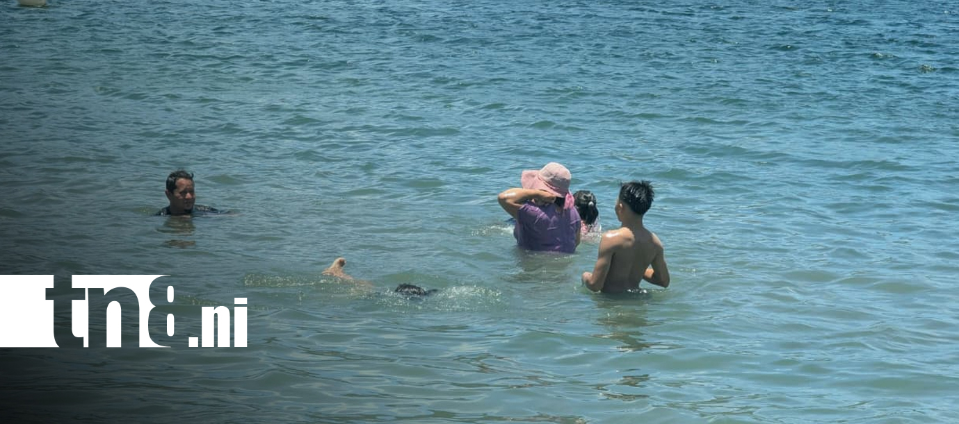 Foto: Familias disfrutan un refrescante domingo en Laguna de Xiloá/TN8