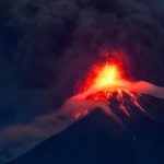 Guatemala declara alerta roja por la intensa actividad del volcán de Fuego Foto: Volcán de Fuego obliga a Guatemala a declarar alerta roja/Cortesía