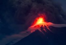 Guatemala declara alerta roja por la intensa actividad del volcán de Fuego Foto: Volcán de Fuego obliga a Guatemala a declarar alerta roja/Cortesía