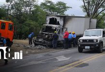 Incendio afecta camión que transportaba productos de la Merienda Escolar en Estelí Incendio sorprende a camión que llevaba Merienda Escolar en Estelí