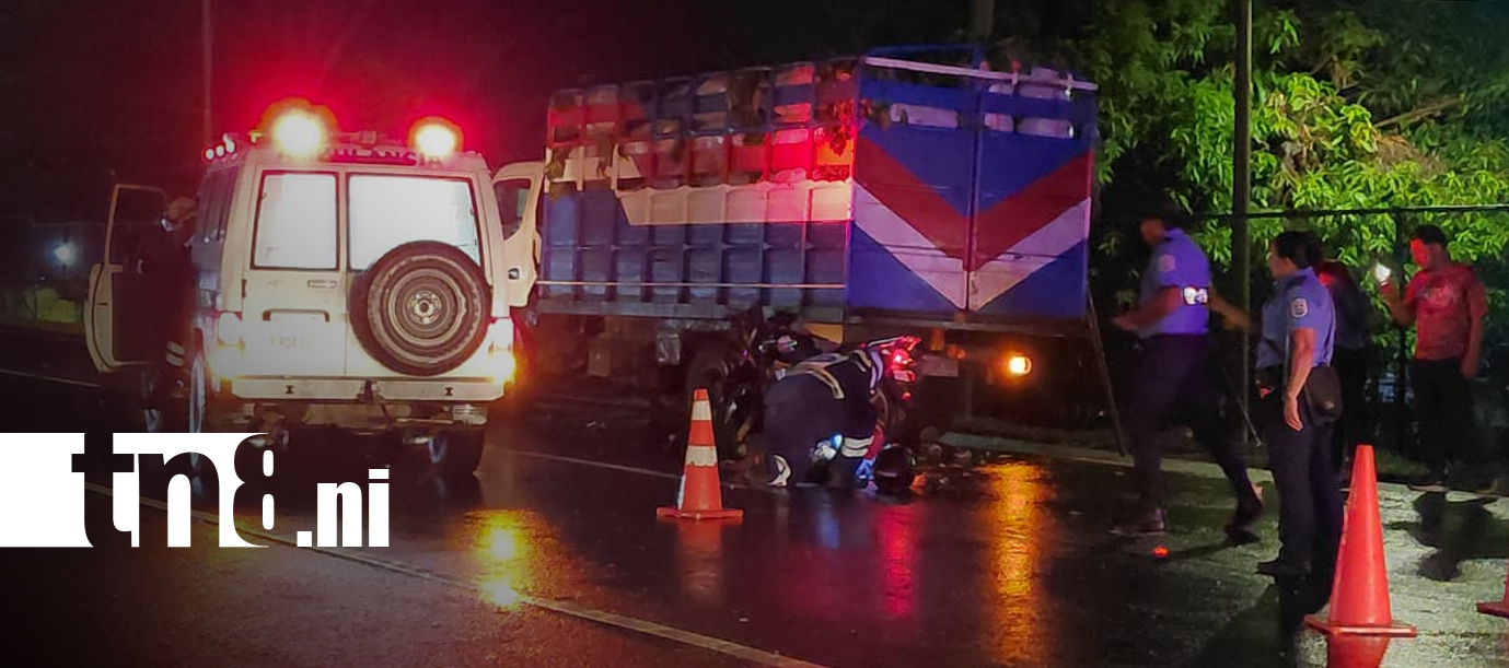 Foto: Motorizado fallece tras impactar contra camión en carretera Nueva a León/TN8