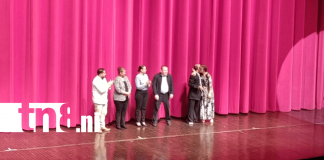 Foto: Elving Vanegas recibe la Medalla por su trayectoria artística /TN8