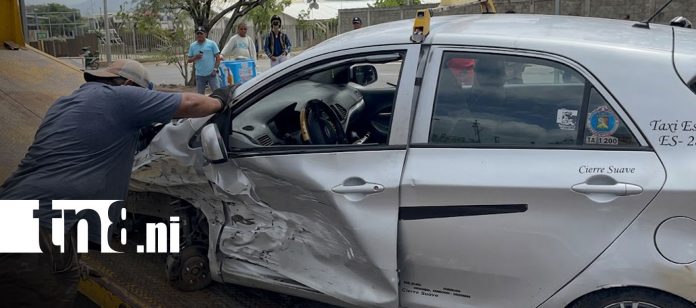 Foto: Fuerte choque deja dos lesionados en Estelí/TN8 Foto: Fuerte choque deja dos lesionados en Estelí/TN8