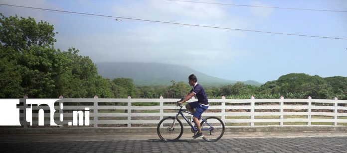 Foto: Ciclismo entre los paisajes de Ometepe/TN8 Foto: Ciclismo entre los paisajes de Ometepe/TN8