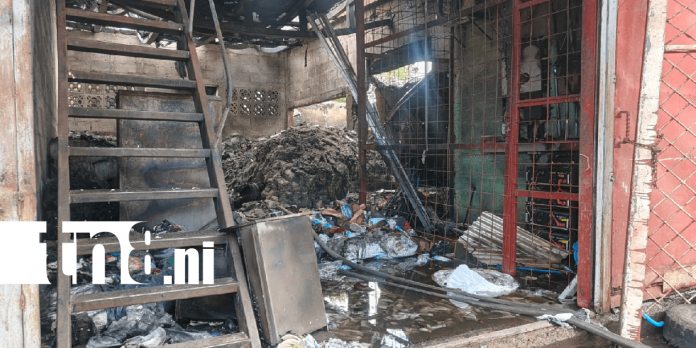 Foto: Más de 40 personas sin trabajo tras incendio en El Oriental /TN8 Foto: Más de 40 personas sin trabajo tras incendio en El Oriental /TN8