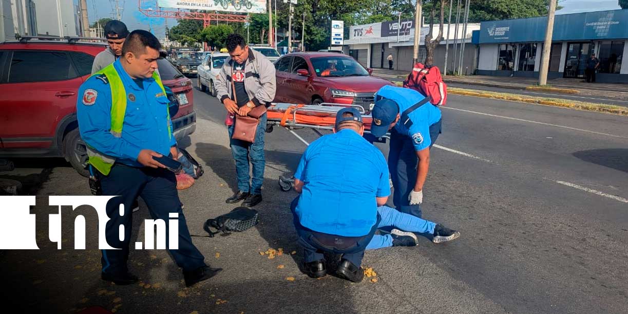 Foto: Maniobra de aventajar por la derecha provoca accidente entre motocicletas en Managua / TN8