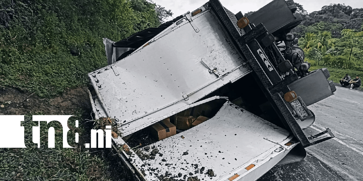 Foto: Sin frenos: camión impacta varios vehículos en Matiguás /TN8