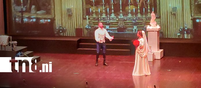 Foto: Cientos de familias disfrutan la ópera “Tosca” presentada por INCANTO/TN8