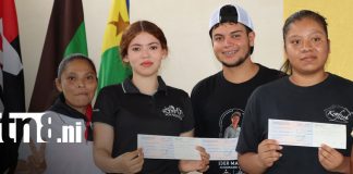 Foto: Estudiantes de URACCAN en Siuna reciben Becas Universitarias para continuar su formación/TN8