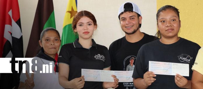 3 Foto: Estudiantes de URACCAN en Siuna reciben Becas Universitarias para continuar su formación/TN8