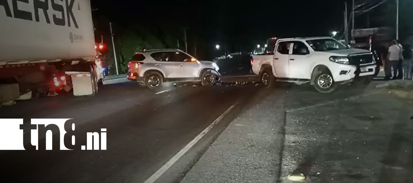 Foto: Cuatro vehículos involucrados en accidente en carretera Nueva a León/TN8