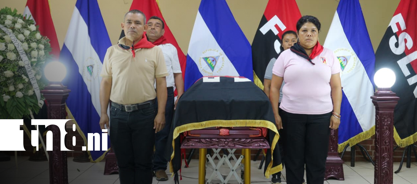 Foto: Rinden homenaje al cro. Eddy Leonardo Olivares durante honras fúnebres en Masaya/TN8