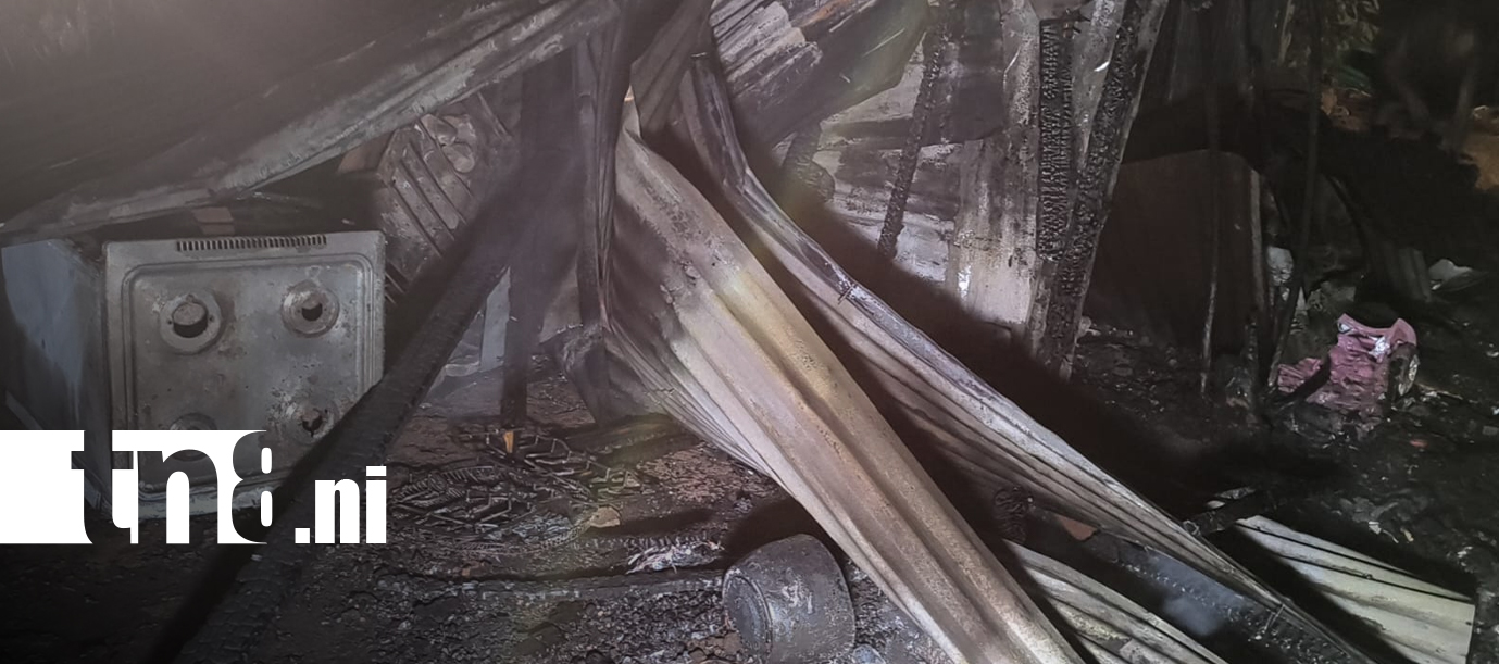 Foto: Incendio destruye vivienda en Estelí/TN8