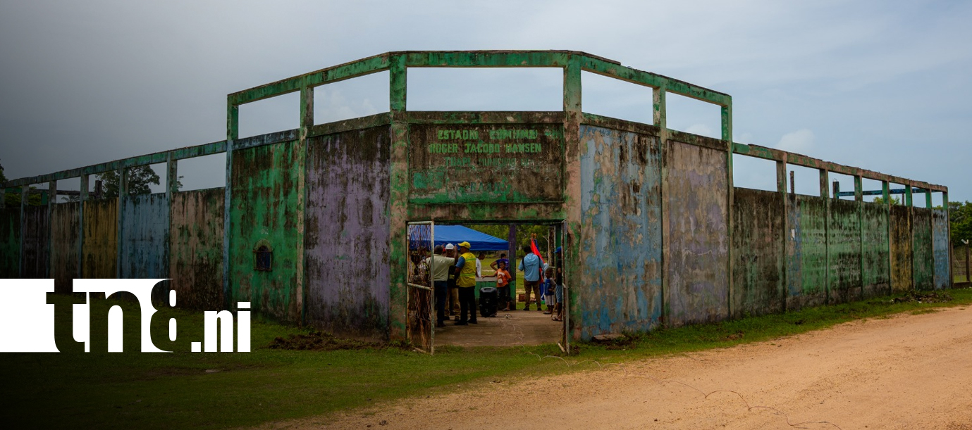 Foto: Inician la rehabilitación del estadio comunal de Tuapi/TN8