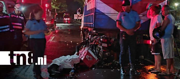 Foto: Motorizado fallece tras impactar contra camión en carretera Nueva a León/TN8 Foto: Motorizado fallece tras impactar contra camión en carretera Nueva a León/TN8