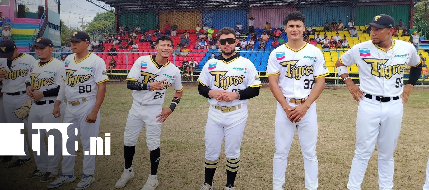 Foto: El Viejo estrena nuevo estadio de béisbol y reconoce al nuevo de los mil hits/TN8