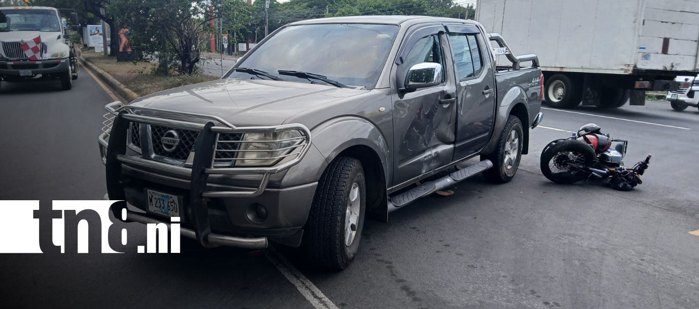 Foto: Dos motociclistas lesionados tras accidente en Managua/TN8
