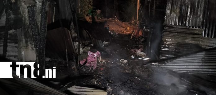 Foto: Incendio destruye vivienda en Estelí/TN8