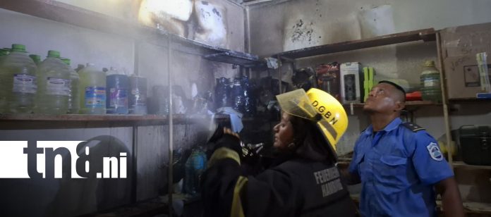 Foto: Incendio en bodega de productos de limpieza genera alarma en Monimbó/TN8 Foto: Incendio en bodega de productos de limpieza genera alarma en Monimbó/TN8