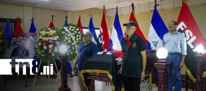 Foto: Rinden homenaje al cro. Eddy Leonardo Olivares durante honras fúnebres en Masaya/TN8