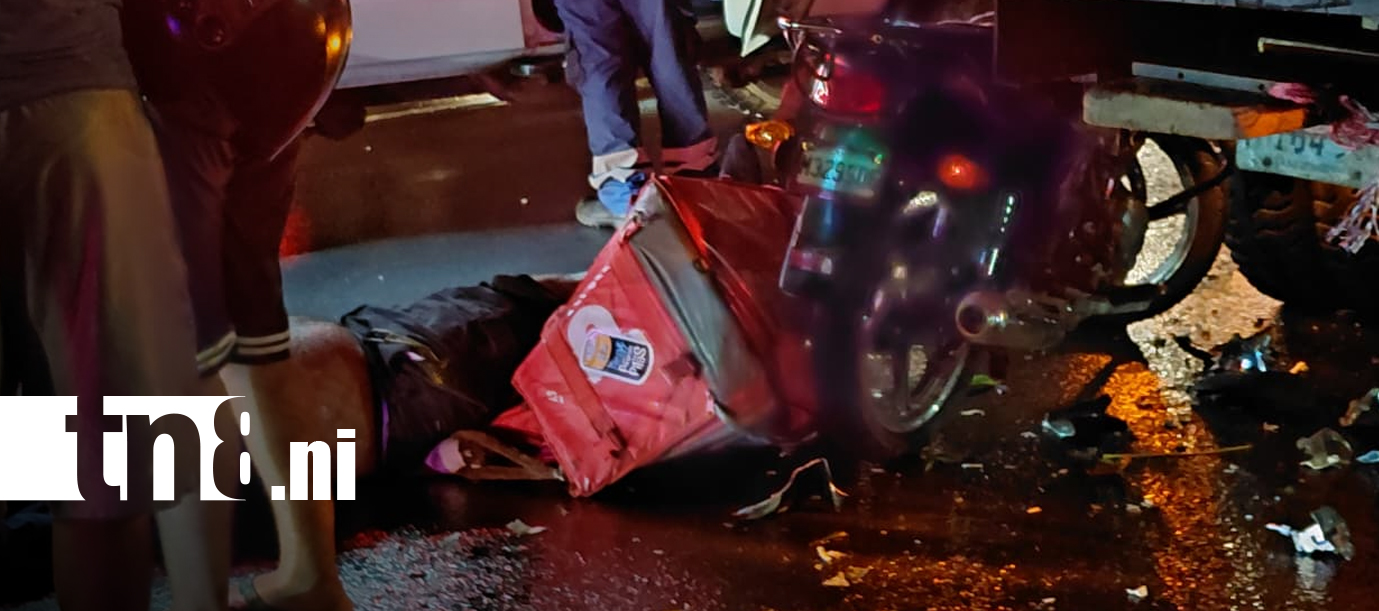 Foto: Motorizado fallece tras impactar contra camión en carretera Nueva a León/TN8
