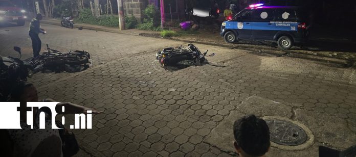 Foto: Fuerte choque de motos deja dos lesionados en Juigalpa/TN8 Foto: Fuerte choque de motos deja dos lesionados en Juigalpa/TN8