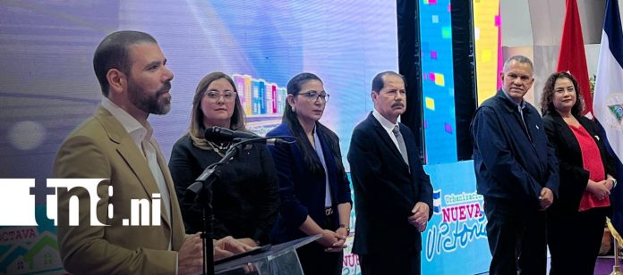 Foto: Olof Palme recibe la Feria Nacional de la Vivienda/TN8