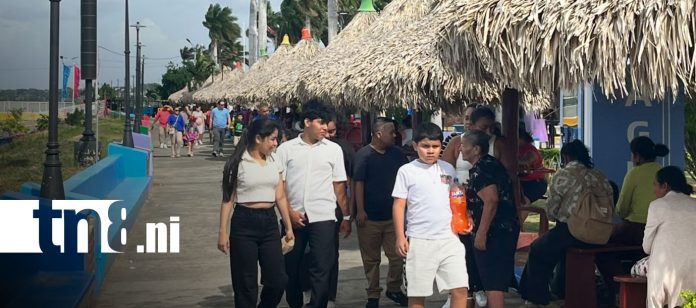 Foto: Familias aprovechan espacios recreativos del Puerto Salvador Allende/TN8 Foto: Familias aprovechan espacios recreativos del Puerto Salvador Allende/TN8